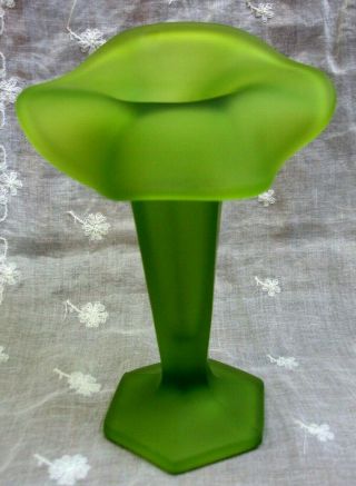 Vtg Westmoreland Glass Vase Jack In The Pulpit Color: Green 6 & 1/4 " H