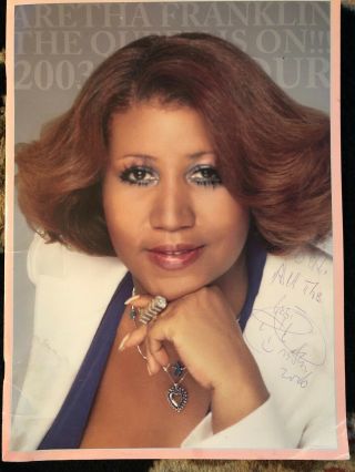 Aretha Franklin Autographed 2003 “the Queen Is On” Tour Concert Booklet