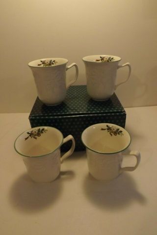 Set Of 4 Mikasa Holiday Season Coffee Mugs 4 " Embossed Holly Green Trim Box
