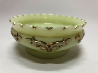 Vintage Heisey Uranium Custard Glass Bowl