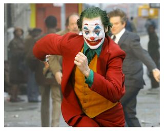 - " Joker " - - Joaquin Phoenix - 8x10 Photo