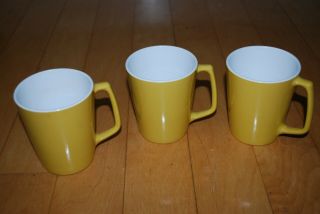 Vintage Corelle Corning Centura Yellow White Coffee Mugs Cups D Handle Set Of 3