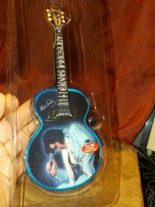 Elvis Presley Guitar Musicall Ornament Winter Wonderland Nib Lights Up Blue