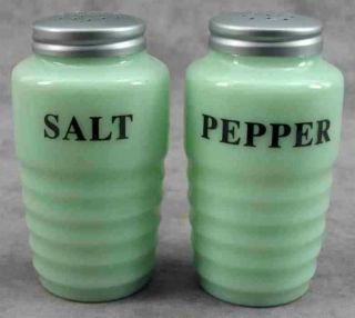 Jadeite Green Glass Ribbed Beehive Salt & Pepper Shaker Set Range Size