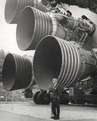 Wernher Von Braun Standing Next To The F 1 Engines 8x10 Photo Print 4009 - Sci