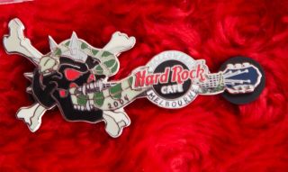 Hard Rock Cafe Pin Melbourne Halloween Skull Glow In The Dark Cross Bone Snake