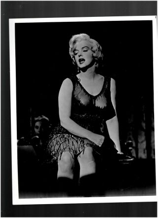 8x10 - B & W Photo Of - Marilyn Monroe - Sexy