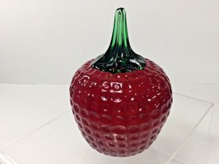 2002,  Joe Rice / St.  Clair,  4 " Art Glass Strawberry Paperweight