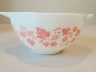 Vintage Pyrex Pink Gooseberry 441 White/pink Cinderella Mixing Bowl 1 1/2 Pint