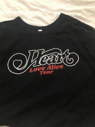 Concert T - Shirt Large Heart Love Alive Tour 2019 - Ann & Nancy Wilson