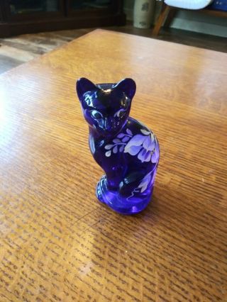 FENTON CAT Figurine Cobalt Blue Glass Hand Painted Floral Artist Signed 4