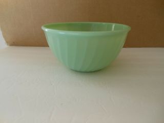 Vintage 9” Fire King Swirl Spiral Pattern Green Jadeite Milk Glass Mixing Bowl