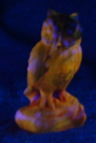 Boyd Glass MADE in 1986 Owl Owls Bird RUBINA SLAG White Red Blue Green FUND 8