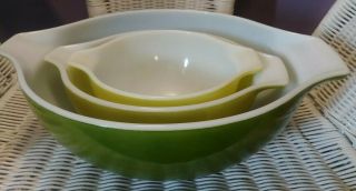 Set Of 3 Vintage Solid Colored Pyrex Nesting Mixing Bowls Greens And Yellows