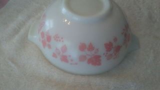 Pyrex Pink Gooseberry 443 2.  5 Qt pink on white Mixing Bowl 6