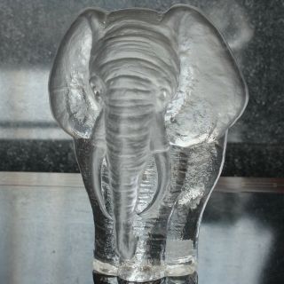 Swedish Art Glass Majeras Mats Jonasson Elephant Paperweight
