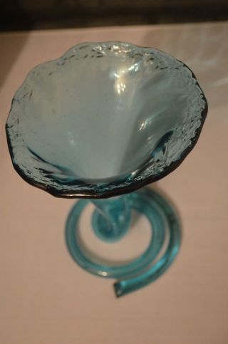 Vintage Hand Blown Art Glass Blue Swirl Flower Twisted Stem Flower Vase 6