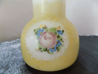 Vintage 1950 ' s Charleton Decoration Rose Flowers w/Gold Fenton White Glass Vase 2