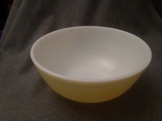 Vintage Yellow Pyrex Mixing Bowl - - Primary Yellow - T.  M.  Reg - 404 - A - 7 3