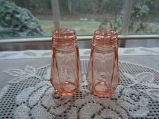 Vintage Pink Depression Glass Salt And Pepper Shakers With Glass Tops 2 1/4 " Tal