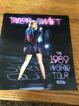 Taylor Swift The 1989 World Tour Book