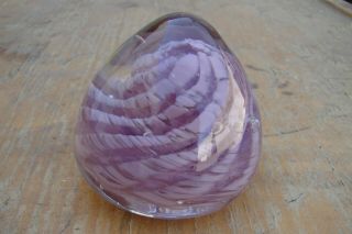Monte Dunlavy Signed Art Glass Egg / Lavender/ 2 3/4 Inches