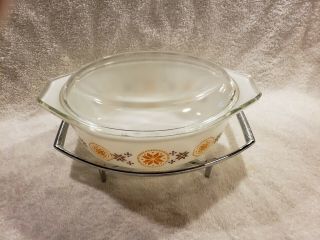 Vintage Pyrex Town & Country 043 Oval Casserole Dish with Lid and stand.  1 1/2 QT 5