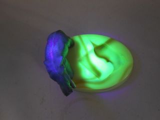 Akro Agate Oval Uranium Green/Brown Slag Glass With Elphant Figure Ashtray 6