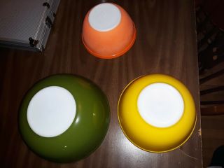 Vtg Pyrex Nesting Mixing Bowls Set Of 3 Colors Orange Yellow Green Rare