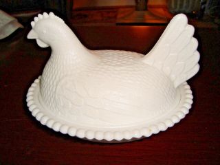 Indiana White Milk Glass Hen Chicken On Nest Basket 2
