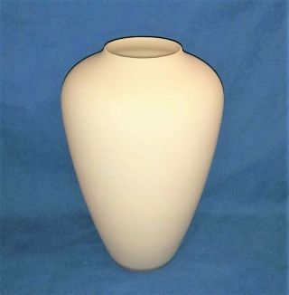 Vintage Lavorazione Arte Murano Art Glass Vase Cream Color 11 1/2” Tall Italy