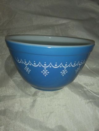 Vintage Pyrex Cinderella Blue Garland Snowflake Bowl