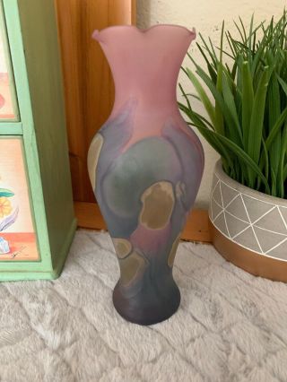 Rueven Glass By Nouveau Art Glass Co.  In Usa Flower Vase Ruffled Edge