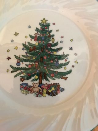 Set of 10 Nikko Christmas Tree Happy Holidays.  4 Dinner Plates 10 5/8 