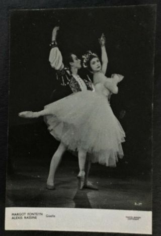 MARGOT FONTEYN.  ALEXIS RASSINE.  TWO 1940 ' s PHOTOS.  SADLERS WELLS BALLET.  GISELLE 2