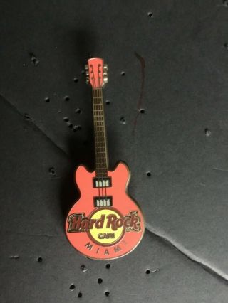 Hard Rock Cafe Miami Red Core Guitar Pin (b)