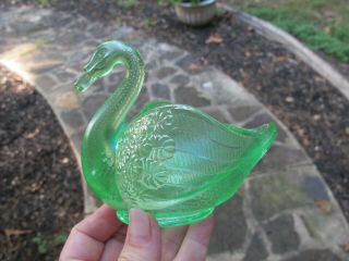 Dugan ANTIQUE CARNIVAL ART GLASS SWAN PASTEL - GLORIOUS STRETCH ICE GREEN 3