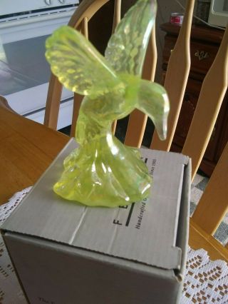 Fenton Glass Yellow Topaz Irredescent Hummingbird figurine 2