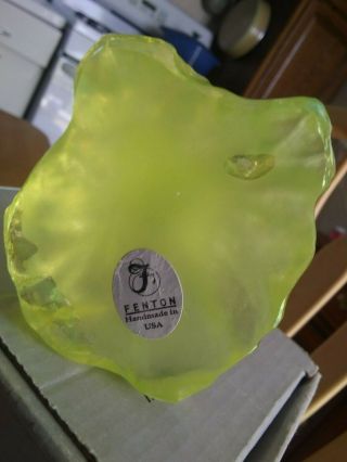 Fenton Glass Yellow Topaz Irredescent Hummingbird figurine 3