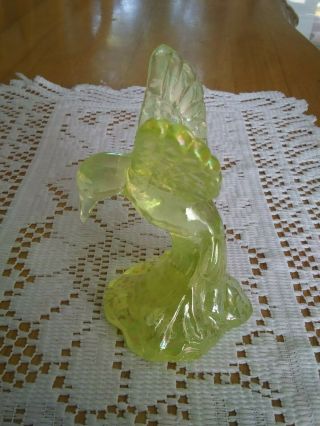 Fenton Glass Yellow Topaz Irredescent Hummingbird figurine 7