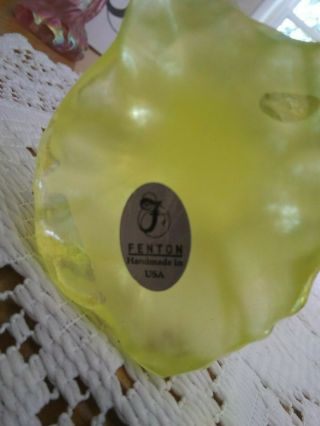 Fenton Glass Yellow Topaz Irredescent Hummingbird figurine 8