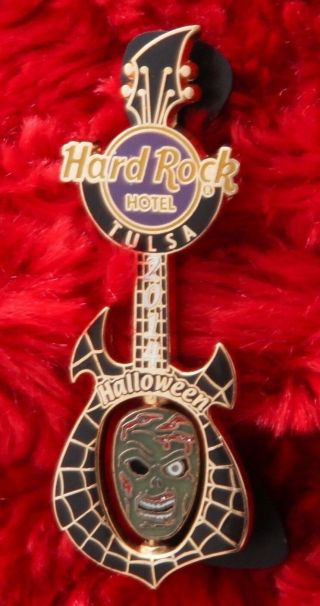 Hard Rock Cafe Pin Tulsa Halloween Skull Guitar Zombie Spinner Spider Web Hotel