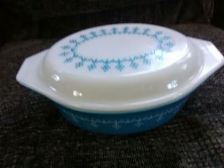 Vintage Pyrex 043 Snowflake Blue Garland 1.  5 Qt Oval Casserole Dish W/ Lid Usa