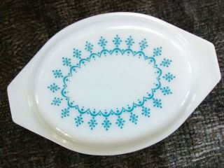 Vintage Pyrex 043 Snowflake Blue Garland 1.  5 qt Oval Casserole Dish W/ Lid USA 2