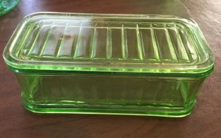 Vintage 8.  5”x4 " Green Uranium Depression Glass Ribbed Refrigerator Box W.  Lid