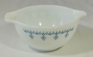 Pyrex 441 Snowflake Blue Garland 1 1/2 Pint Cinderella Mixing Nesting Bowl Euc