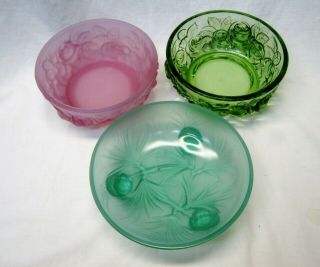 3 Verlys Frosted & Smooth Glass Bowls By Fenton & Heisey - 2 Roses,  1 Pine Cone