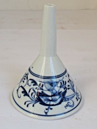 Vintage Meissen Blue Onion Porcelain Funnel 5 1/2 