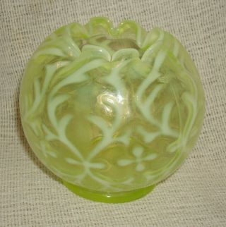 Northwood Yellow Vaseline Opalescent Glass Spanish Lace Pattern Rosebowl Vase
