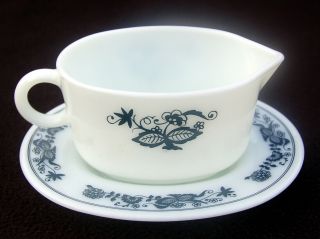 Pyrex Old Town Blue Gravy Boat And Underplate Corelle Compatible,  Cup